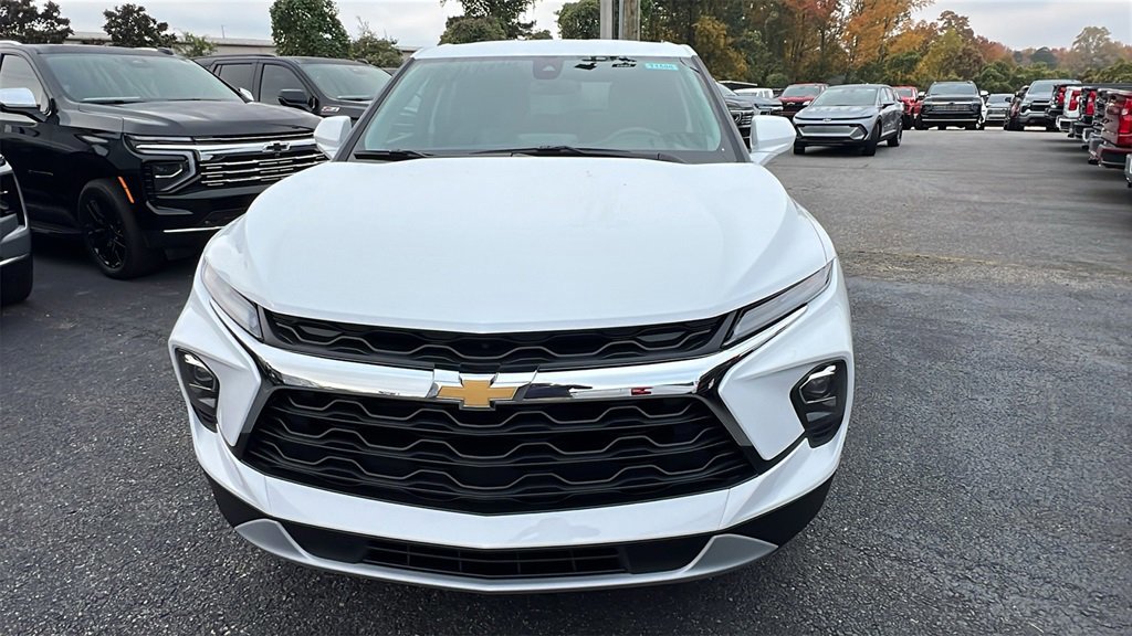 New 2026 Chevrolet Blazer LT image 2