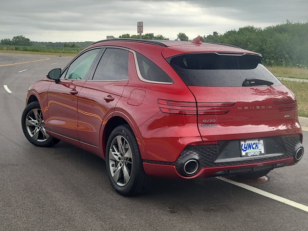 Used 2024 Genesis GV70 3.5T Sport AWD/4WD image 2