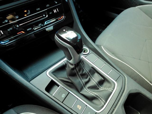 Used 2025 Volkswagen Jetta Sport image 45