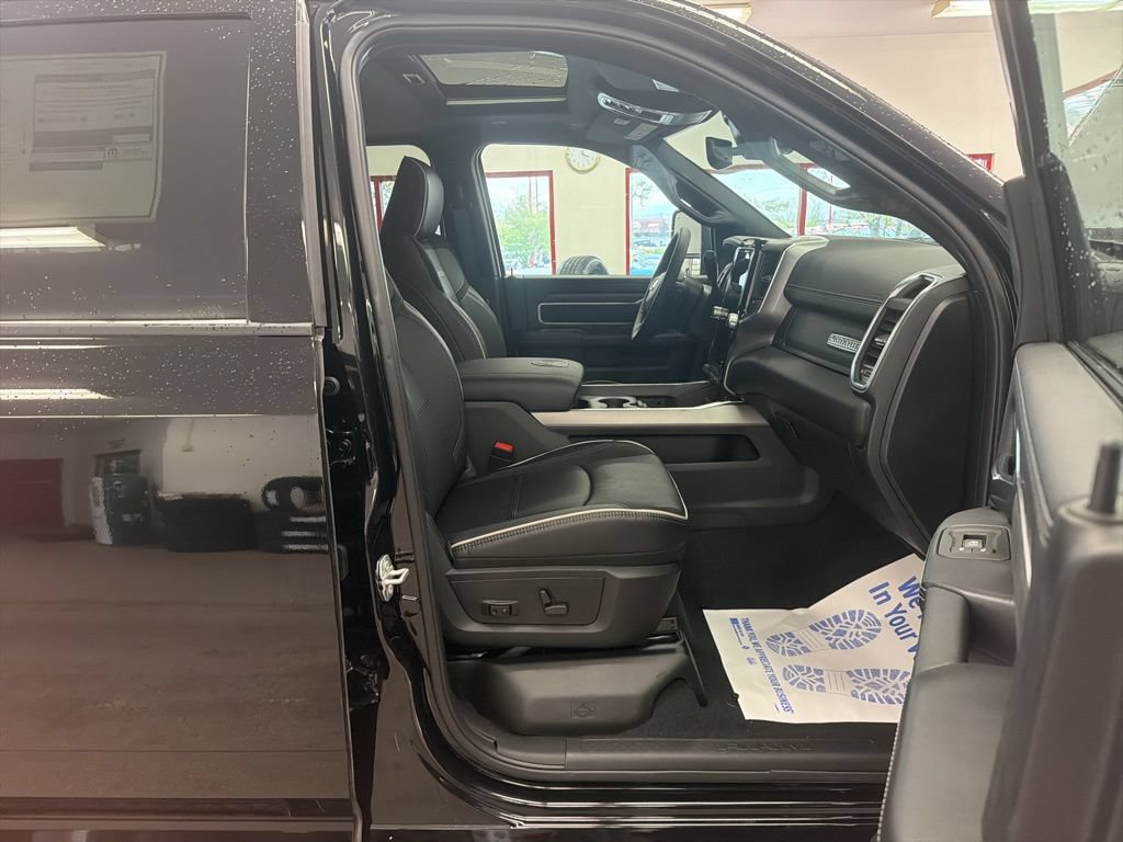 New 2026 RAM 3500 Laramie AWD/4WD image 28