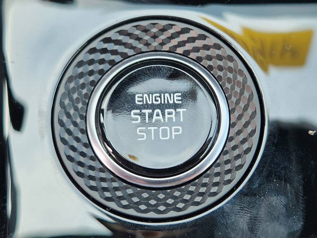 New 2025 Kia Niro EX image 22