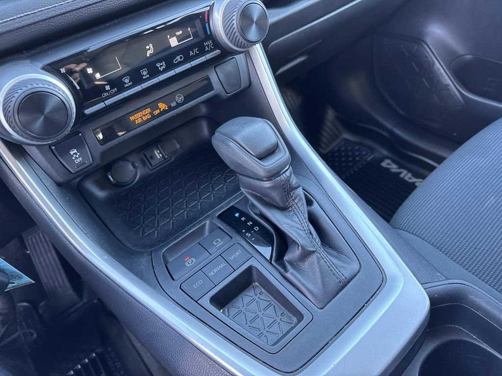 Used 2019 Toyota RAV4 LE image 23