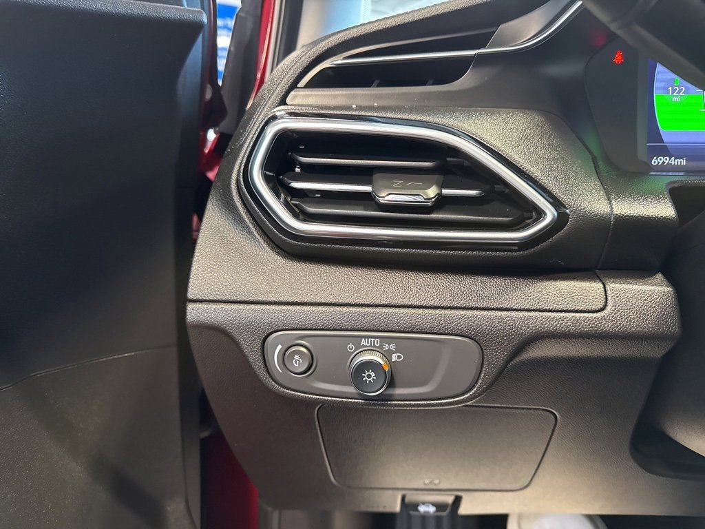 Used 2023 Chevrolet Bolt EUV LT w/ Comfort Package image 20