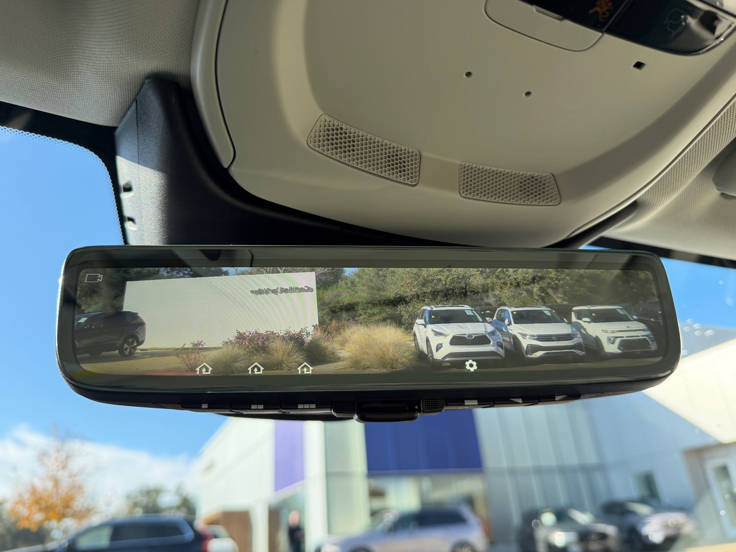 New 2026 Volvo XC60 B5 Ultra w/ Protection Package Premier AWD/4WD image 17