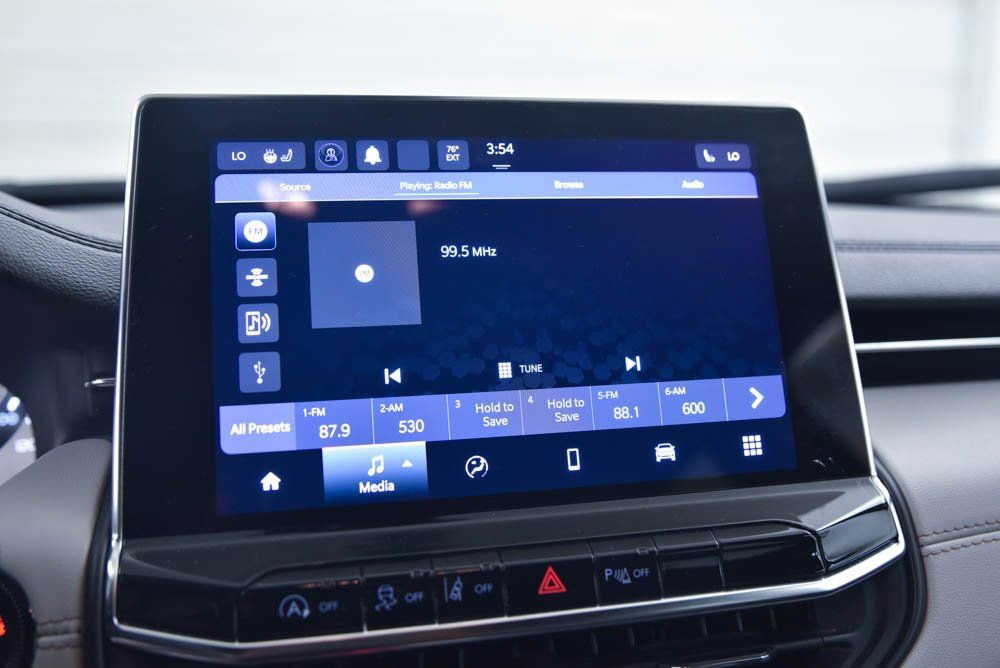 Used 2024 Jeep Compass Limited image 20