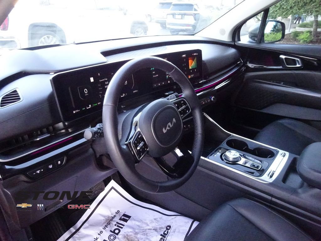 Used 2025 Kia Carnival SX Prestige image 12