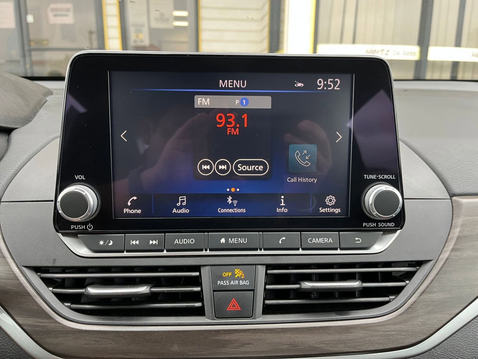 Used 2025 Nissan Altima 2.5 SV image 17