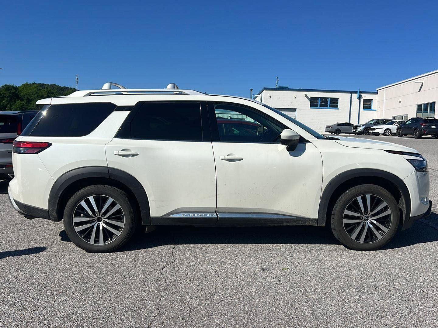 Used 2023 Nissan Pathfinder Platinum w/ Cargo Package AWD/4WD image 5