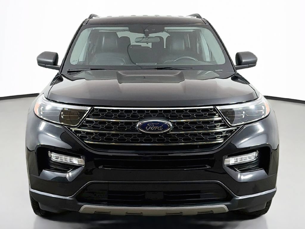 Used 2023 Ford Explorer XLT w/ Equipment Group 202A AWD/4WD image 13