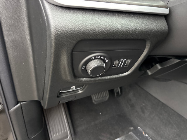 New 2027 Jeep Grand Cherokee L 4WD image 19