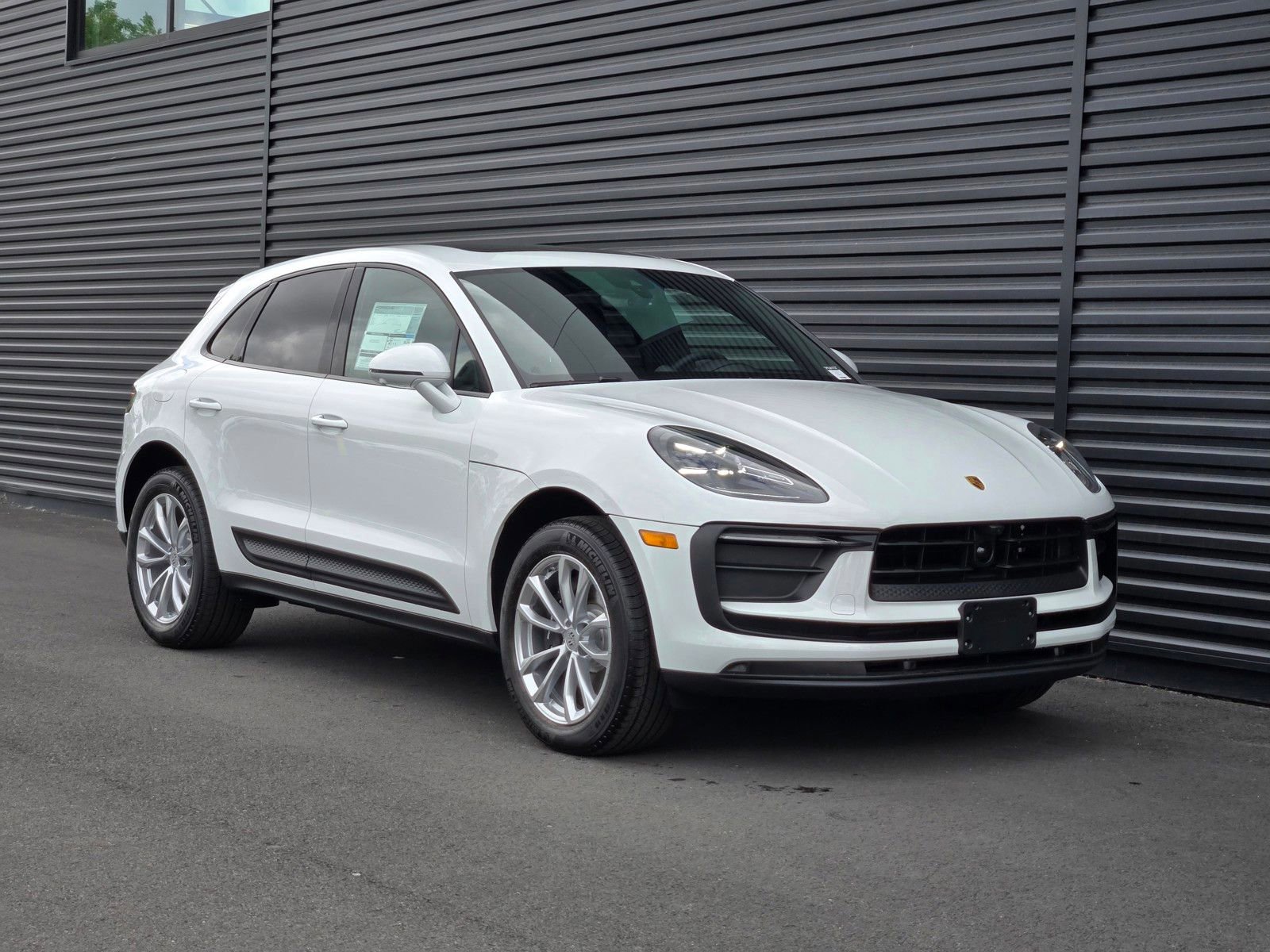 New 2026 Porsche Macan AWD/4WD image 9