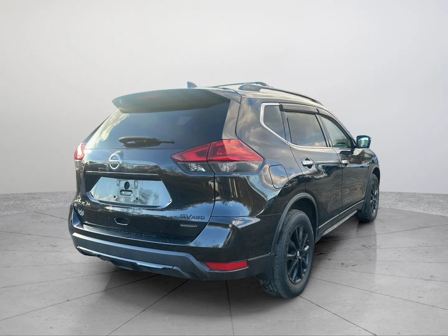 Used 2018 Nissan Rogue SV w/ Premium Package image 5