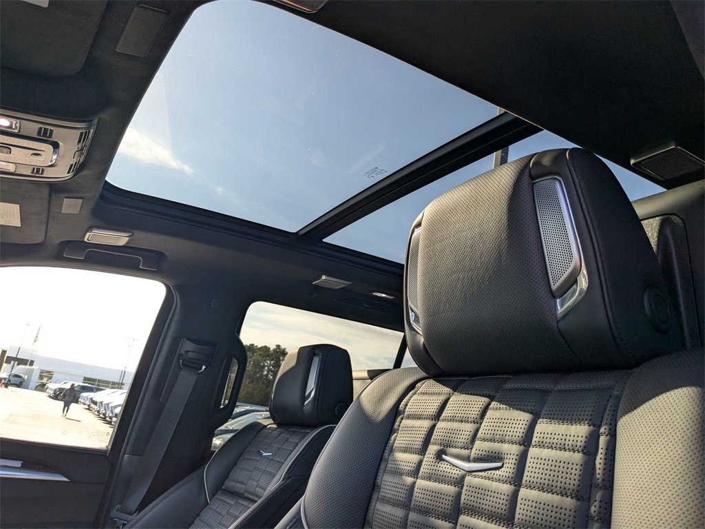 Certified 2025 Cadillac Escalade Premium Luxury Platinum image 15