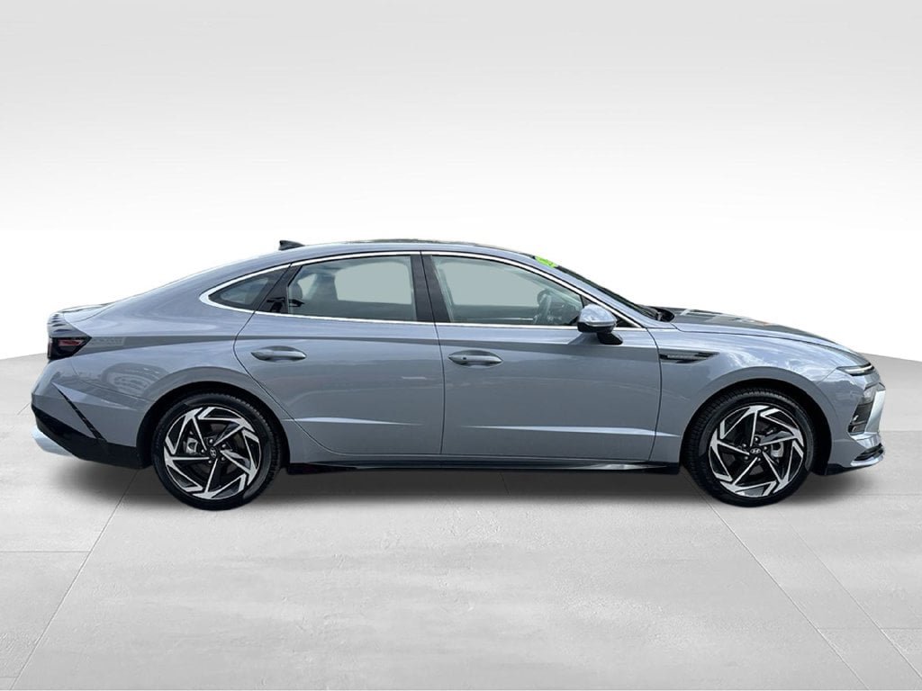 Certified 2026 Hyundai Sonata SEL AWD/4WD image 8