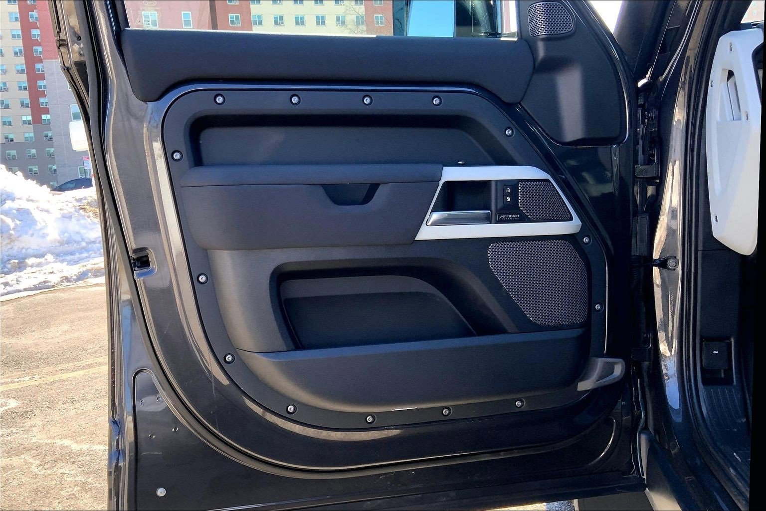 Used 2022 Land Rover Defender 110 X-Dynamic SE image 21