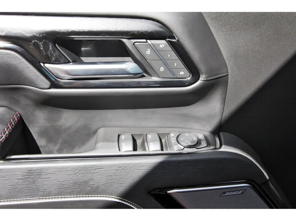 Used 2025 GMC Sierra 2500 AT4X AWD/4WD image 27