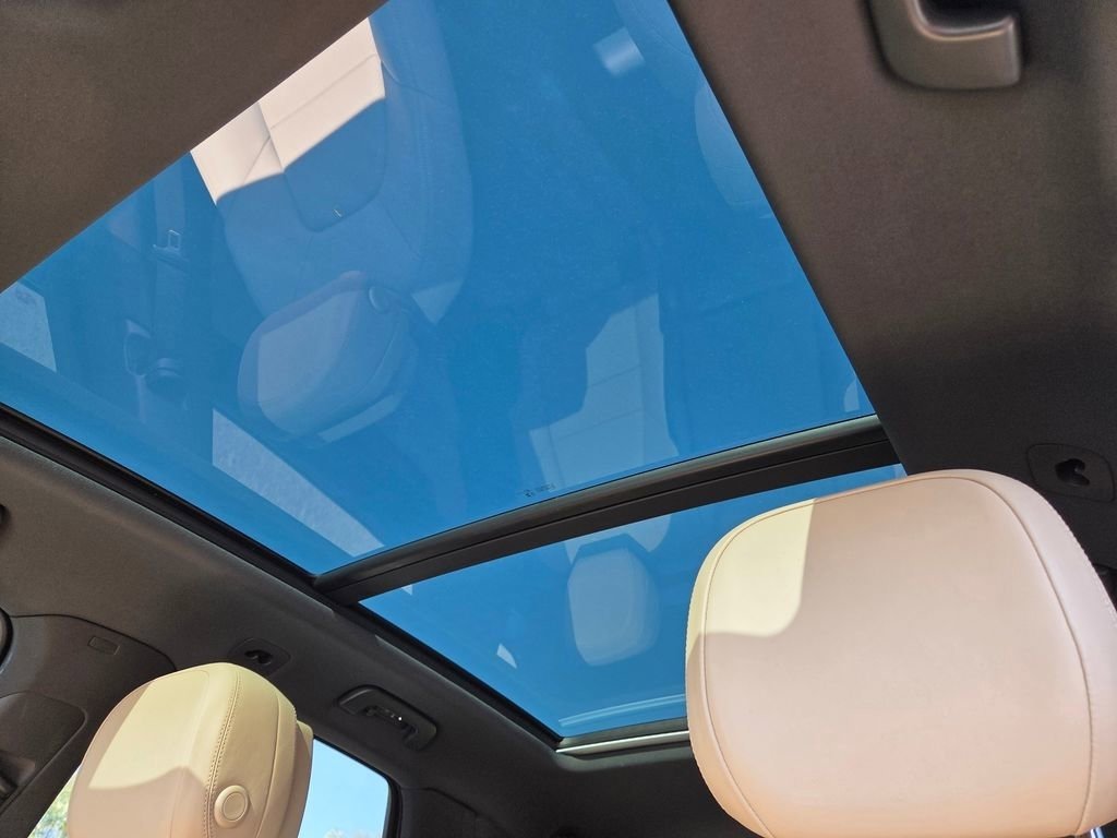 Used 2024 Porsche Cayenne image 8