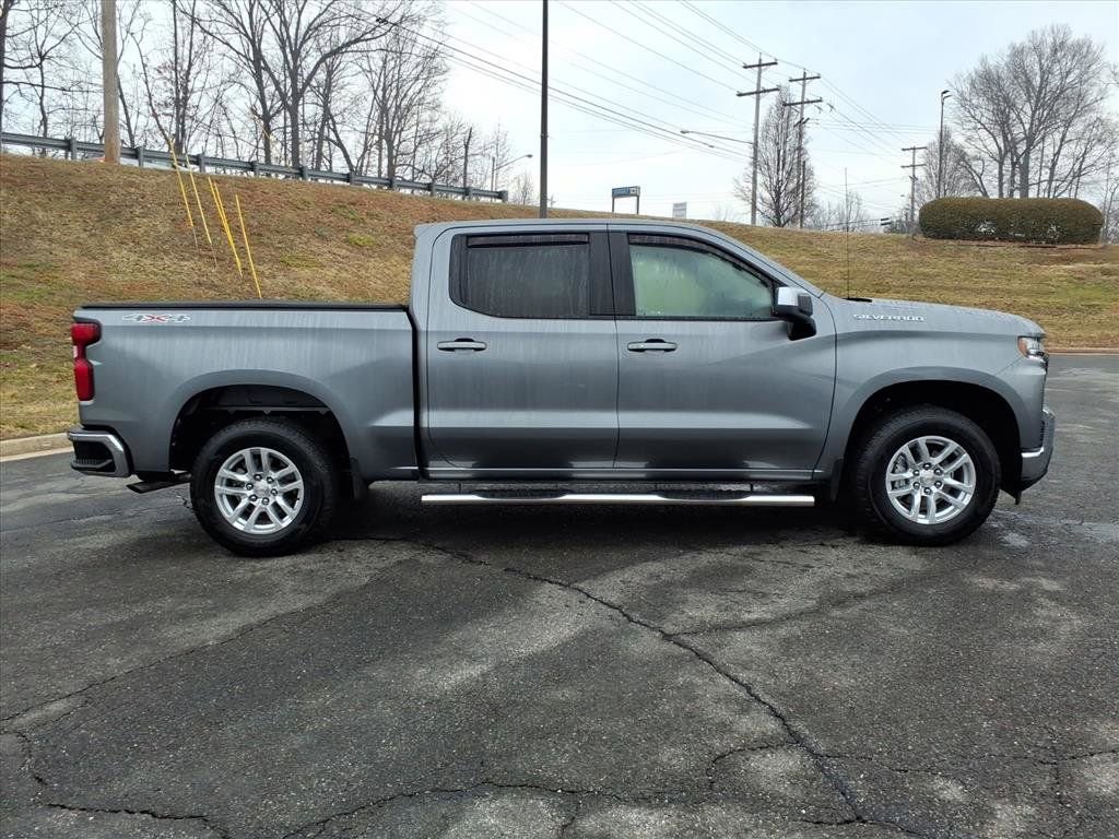 Used 2021 Chevrolet Silverado 1500 LT image 2