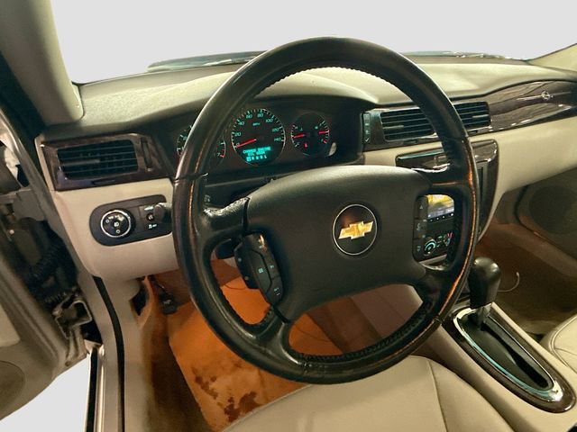 Used 2012 Chevrolet Impala LTZ FWD image 12