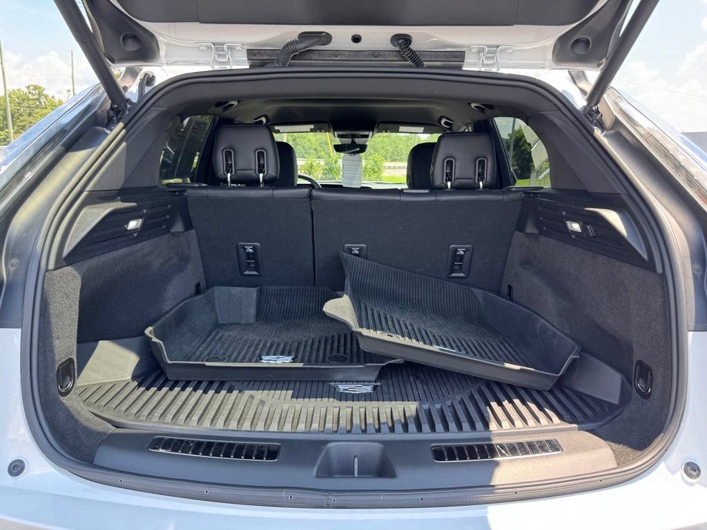 Certified 2024 Cadillac XT4 Sport FWD image 36