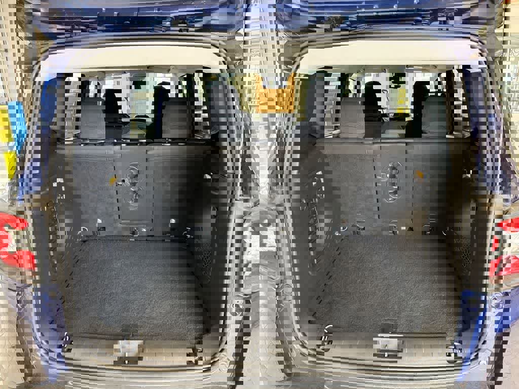 Used 2016 Jeep Renegade Latitude w/ Popular Equipment Group image 34