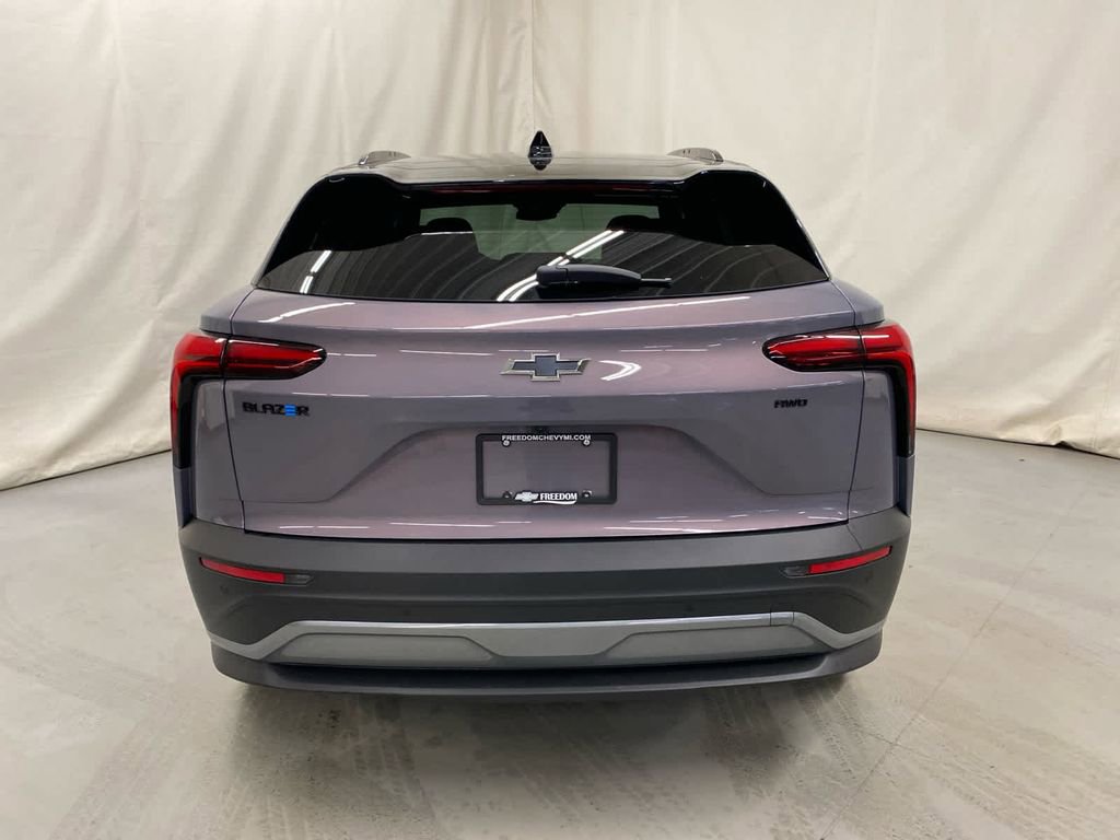 New 2025 Chevrolet Blazer EV LT image 7