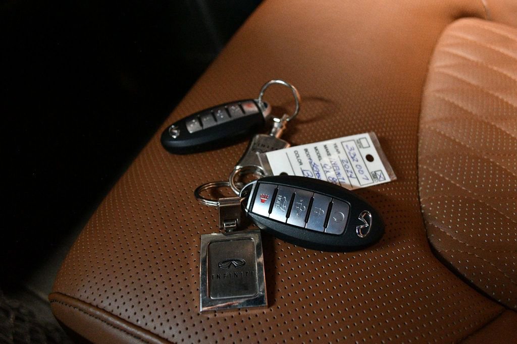 Used 2024 INFINITI QX80 Sensory AWD/4WD image 79