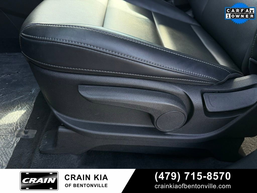 Certified 2025 Kia Telluride LX image 12