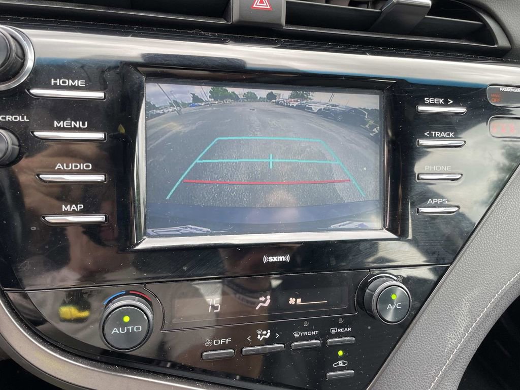 Used 2020 Toyota Camry SE FWD image 22