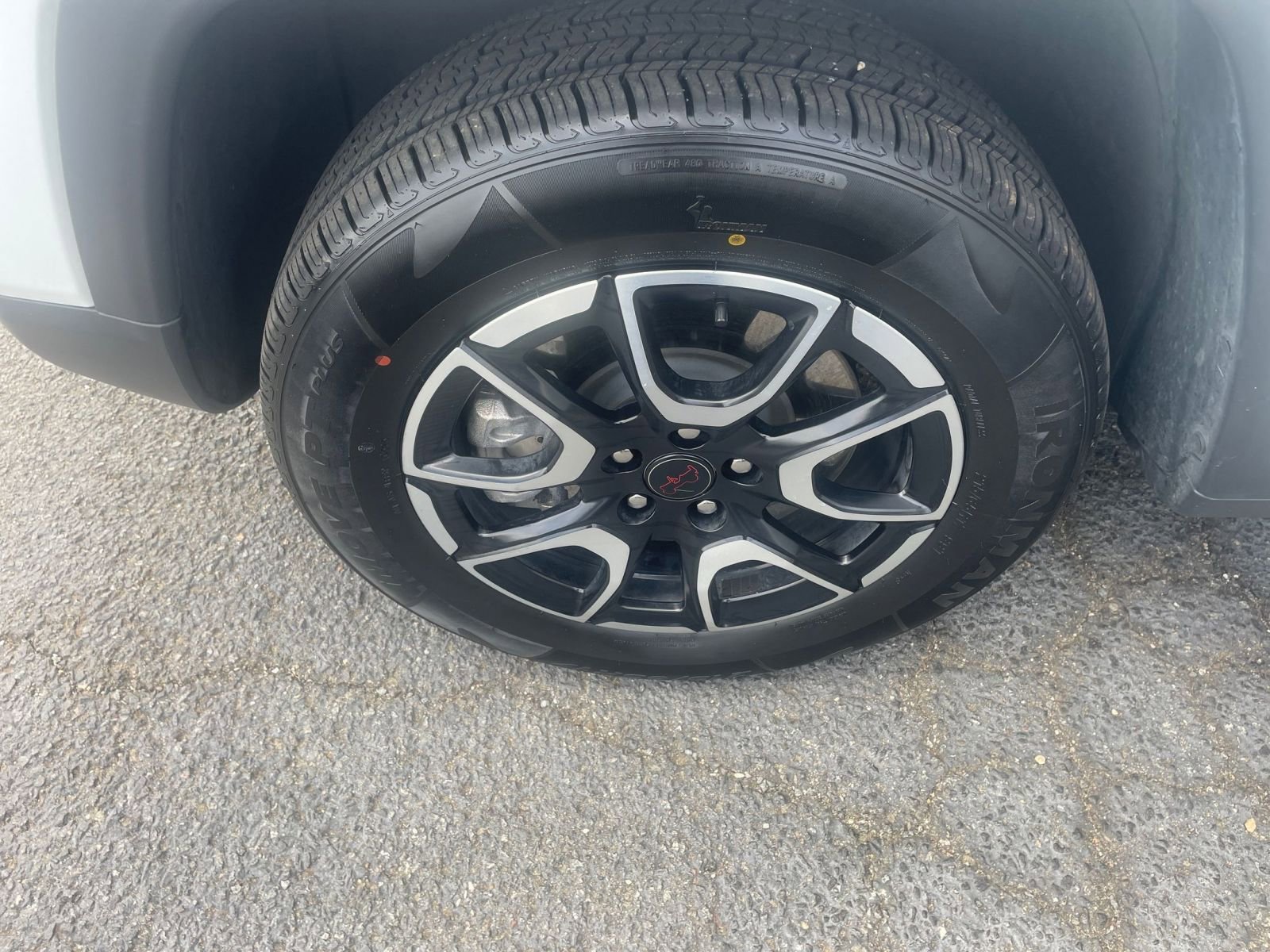 Used 2025 Jeep Compass Trailhawk image 30