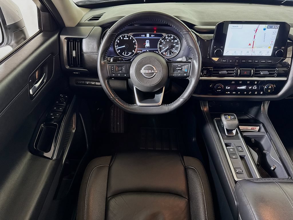 Used 2025 Nissan Pathfinder SL FWD image 21