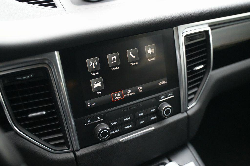 Used 2017 Porsche Macan w/ Driver Memory Package image 32