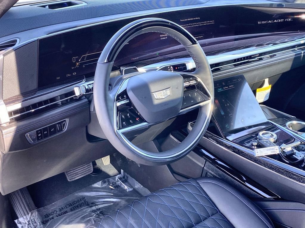 Used 2026 Cadillac Escalade IQL Luxury AWD/4WD image 12