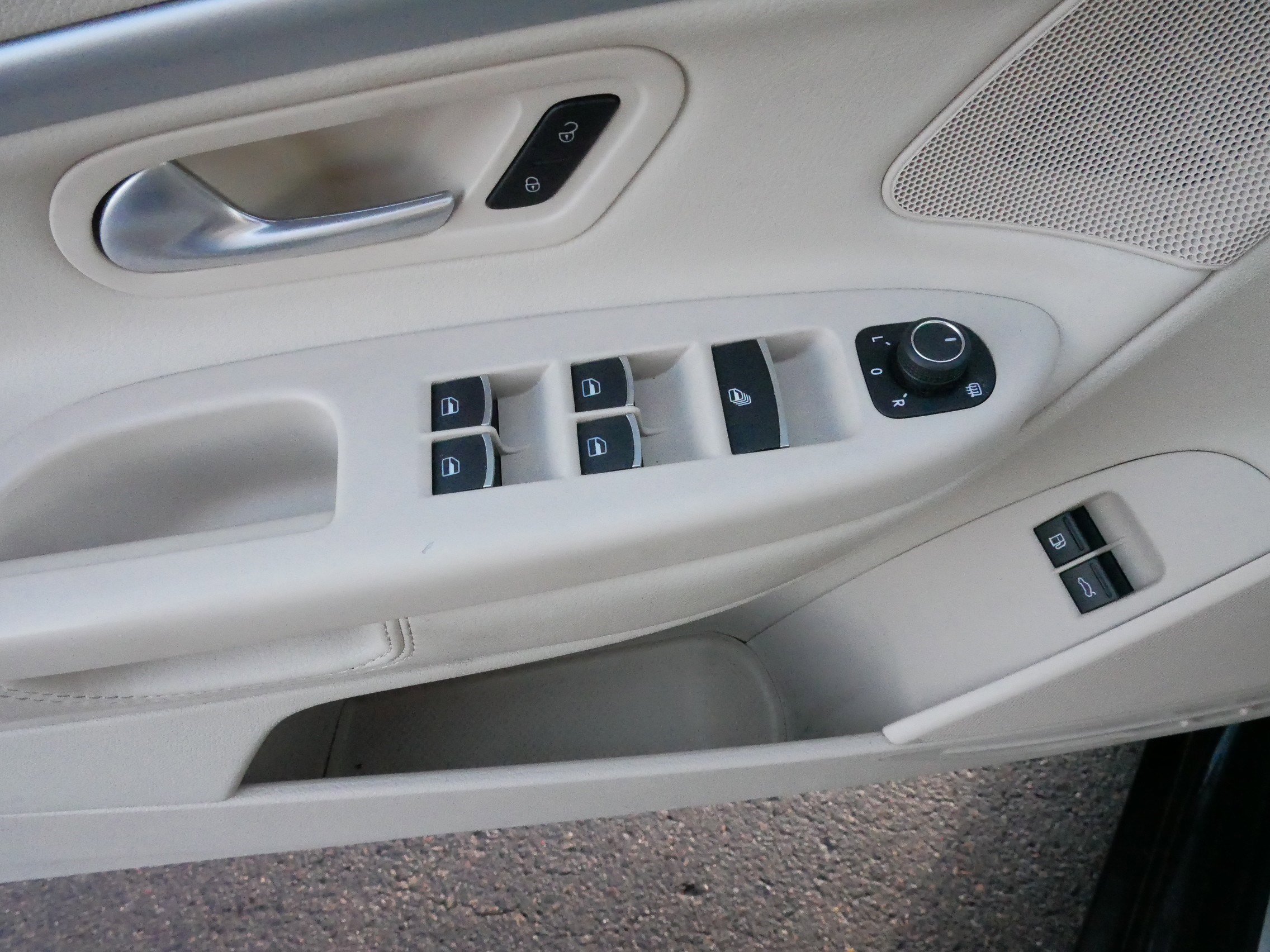 Used 2016 Volkswagen Eos Komfort image 19