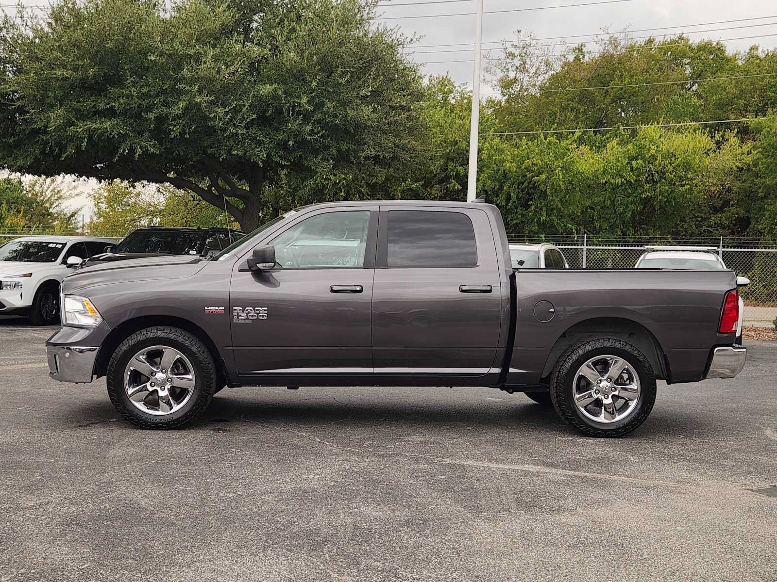 Used 2019 RAM 1500 Lone Star RWD image 4