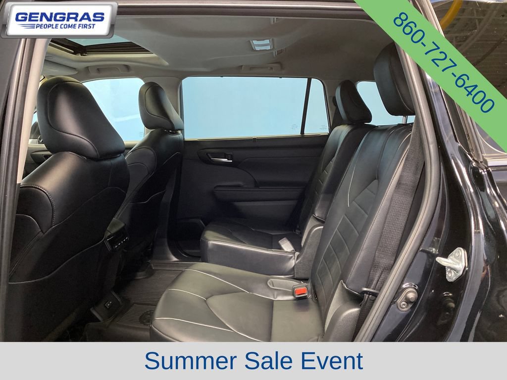 Used 2023 Toyota Highlander XLE AWD/4WD image 26
