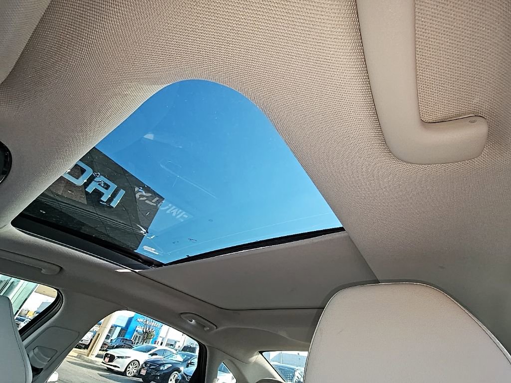 Used 2023 Hyundai Sonata Limited image 17