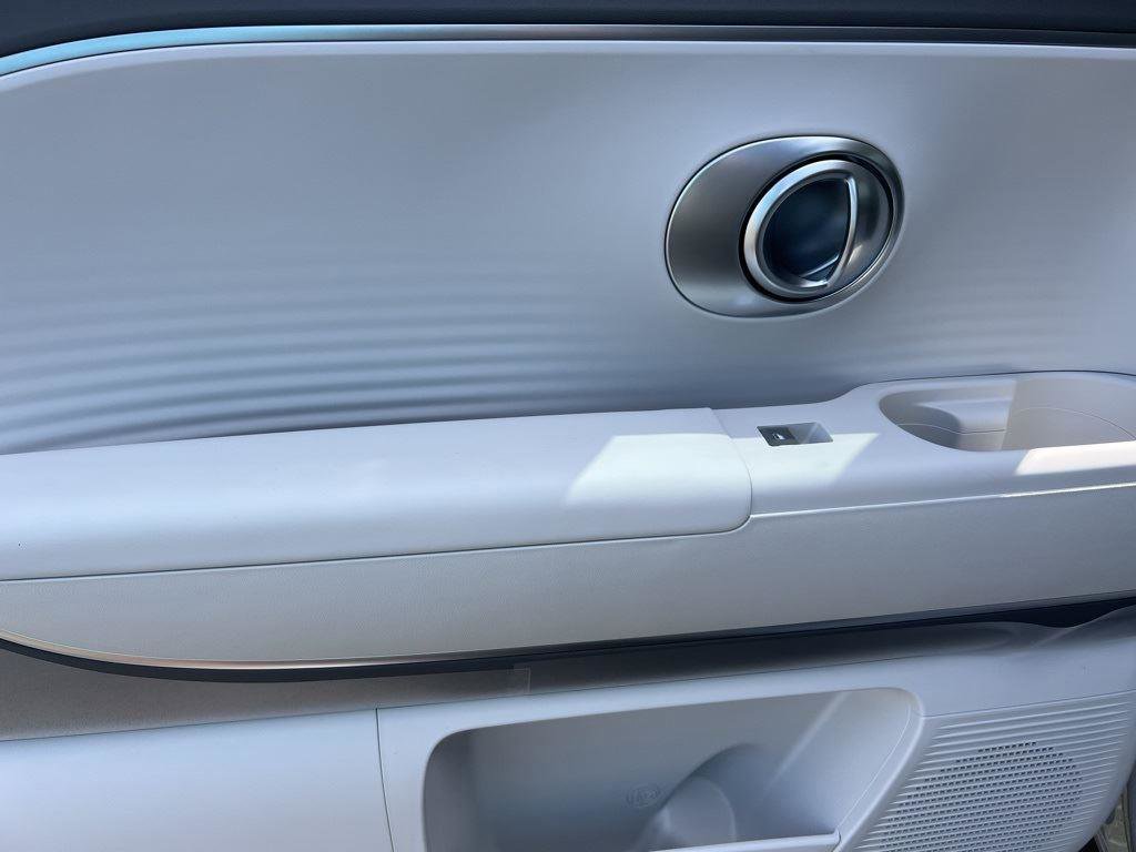 New 2026 Hyundai Ioniq 9 SE image 9