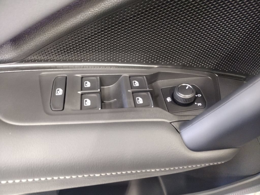 New 2026 Volkswagen Tiguan SE AWD/4WD image 20