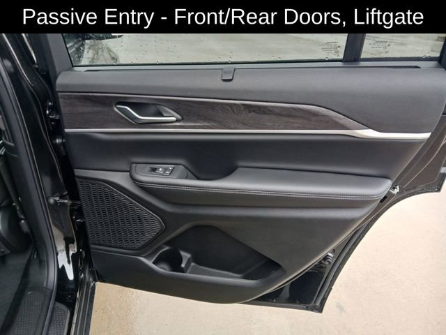 New 2025 Jeep Grand Cherokee L Limited w/ Luxury Tech Group II image 19