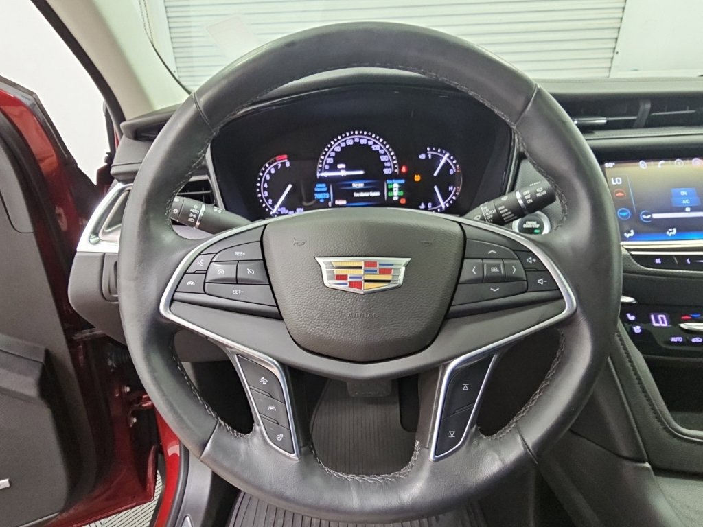 Used 2017 Cadillac XT5 Premium Luxury FWD image 25