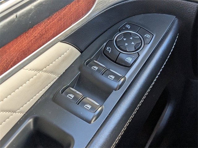 Used 2017 Ford Explorer Platinum image 31