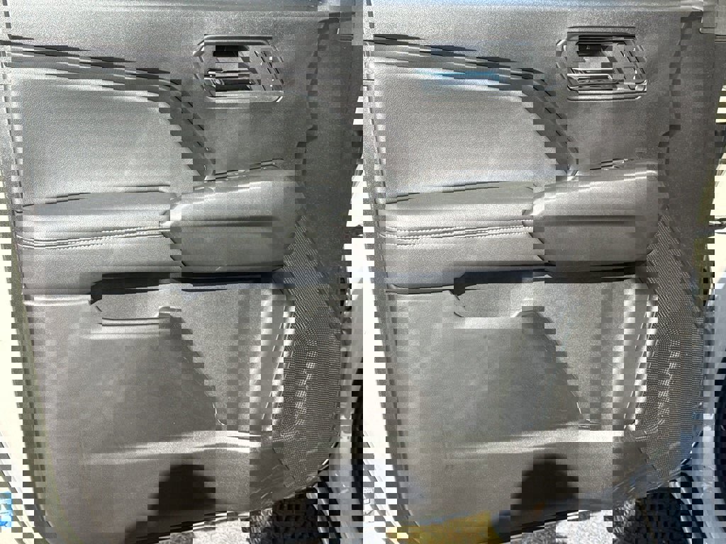 New 2026 GMC Canyon Elevation w/ Convenience Package image 9