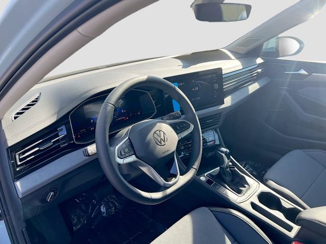 New 2025 Volkswagen Jetta SE image 9