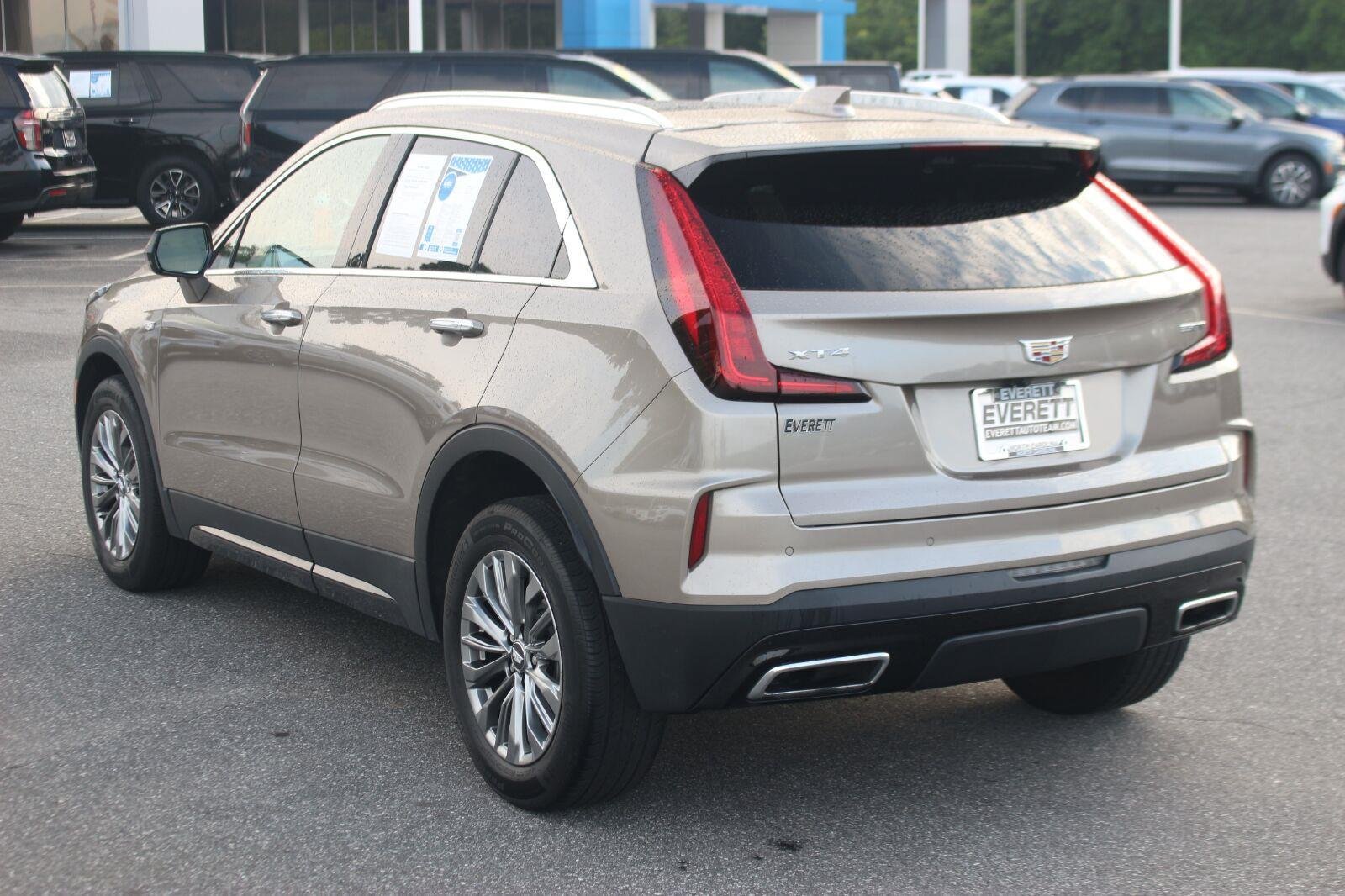 Used 2024 Cadillac XT4 Premium Luxury FWD image 5