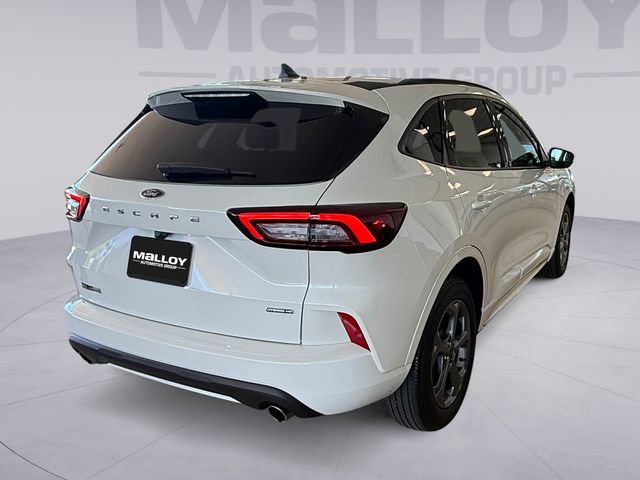 Certified 2024 Ford Escape ST-Line Select AWD/4WD image 5