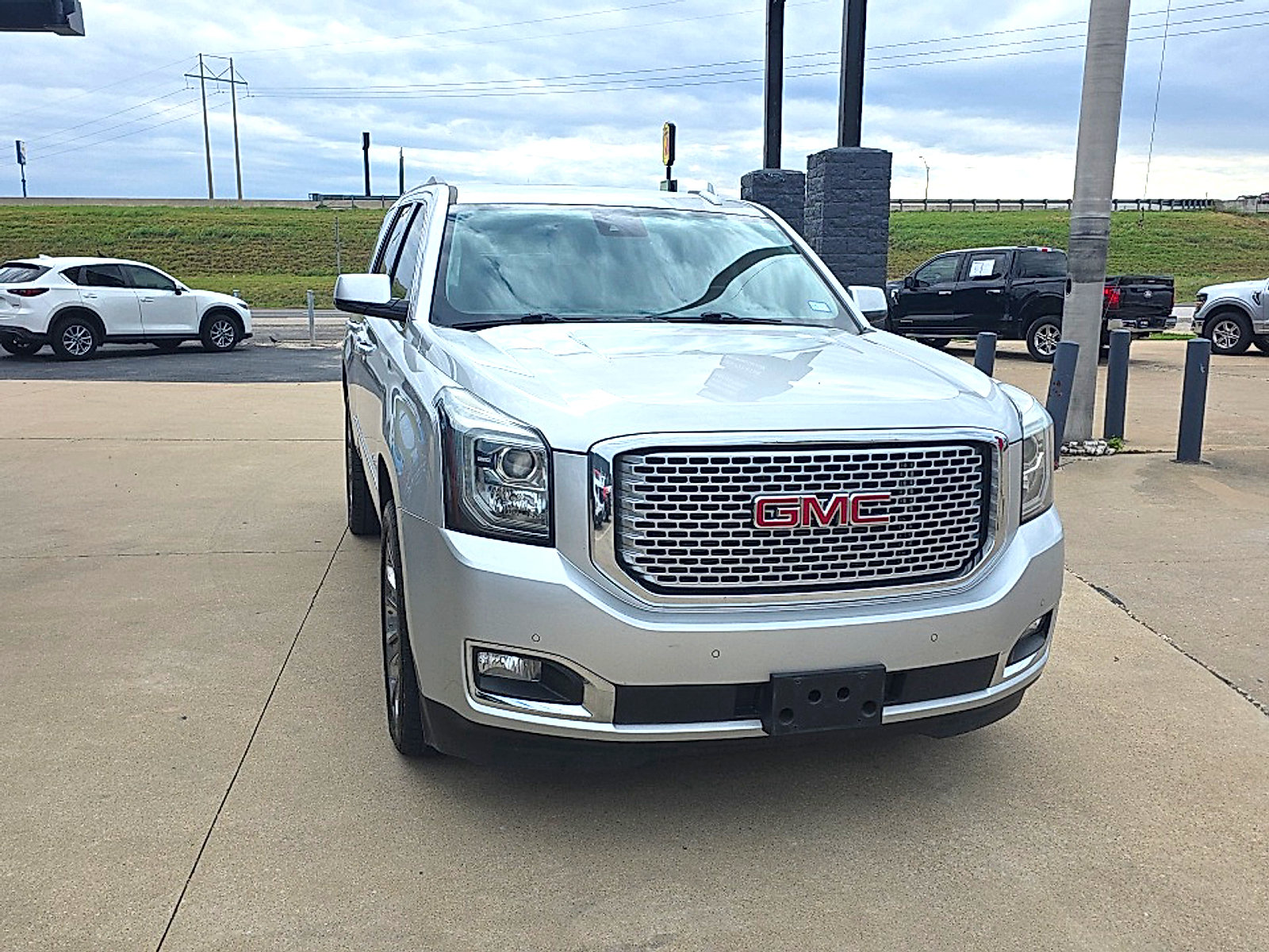 Used 2016 GMC Yukon Denali w/ Open Road Package RWD image 7
