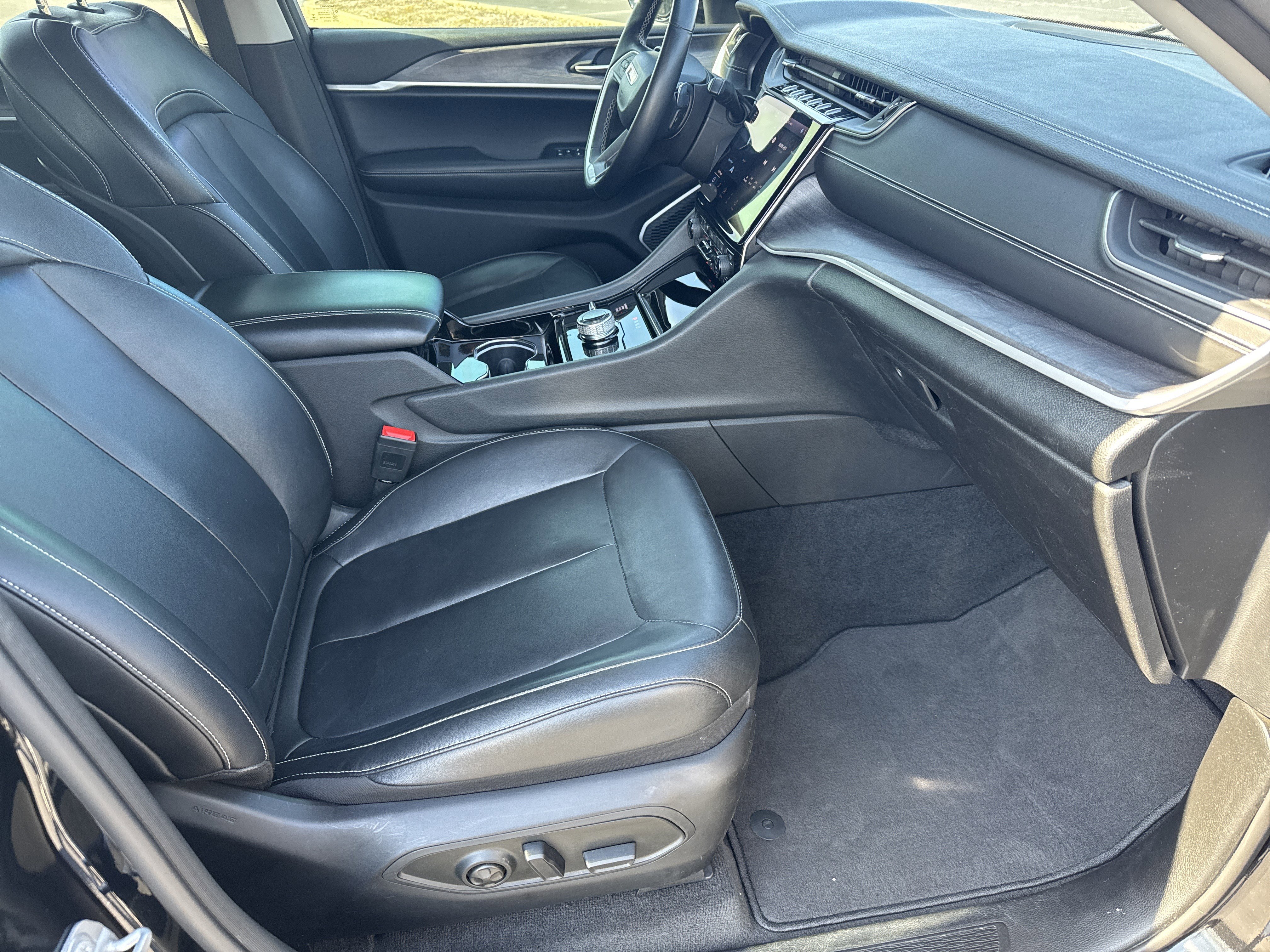 Used 2022 Jeep Grand Cherokee L Limited image 13