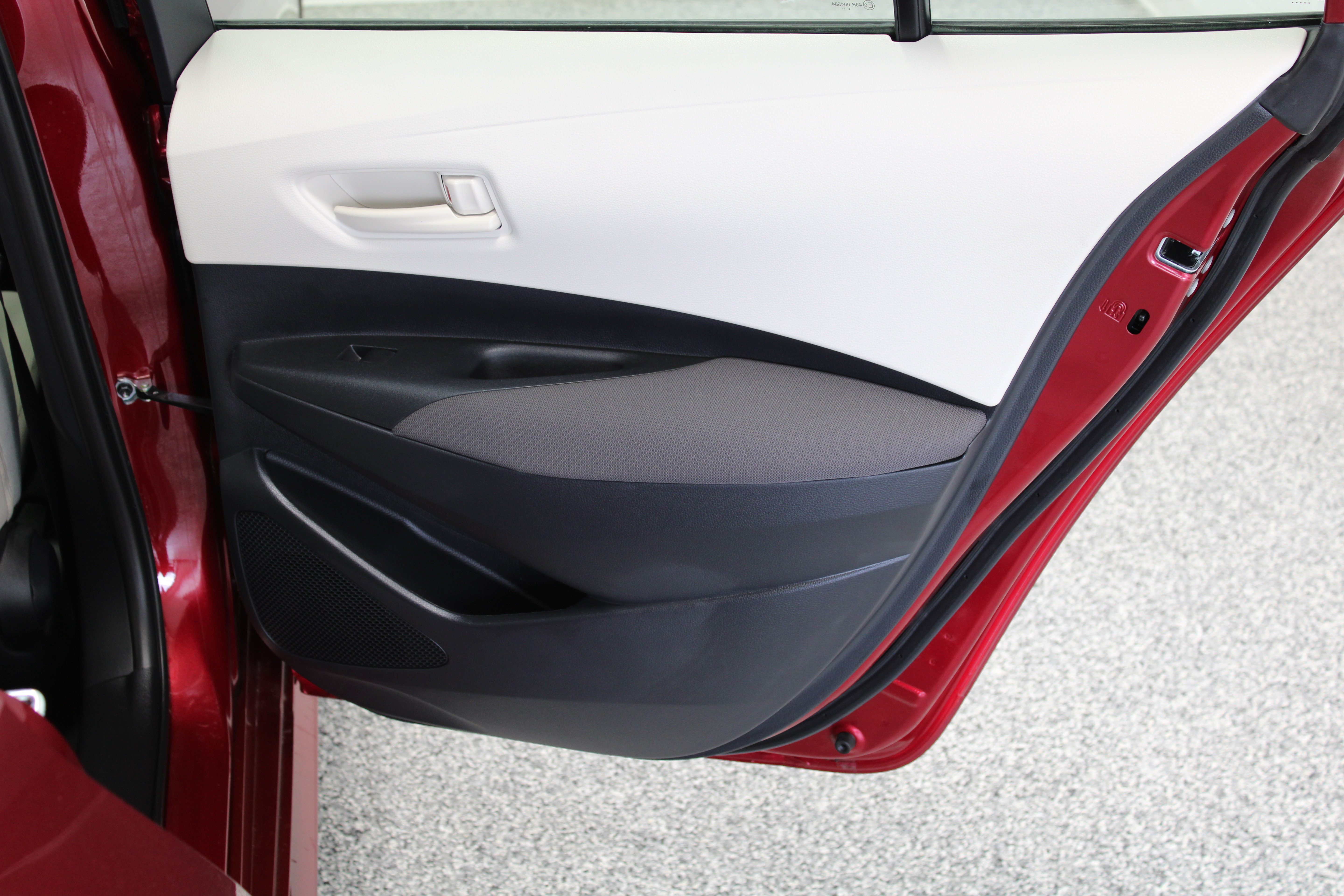 Certified 2025 Toyota Corolla LE FWD image 29