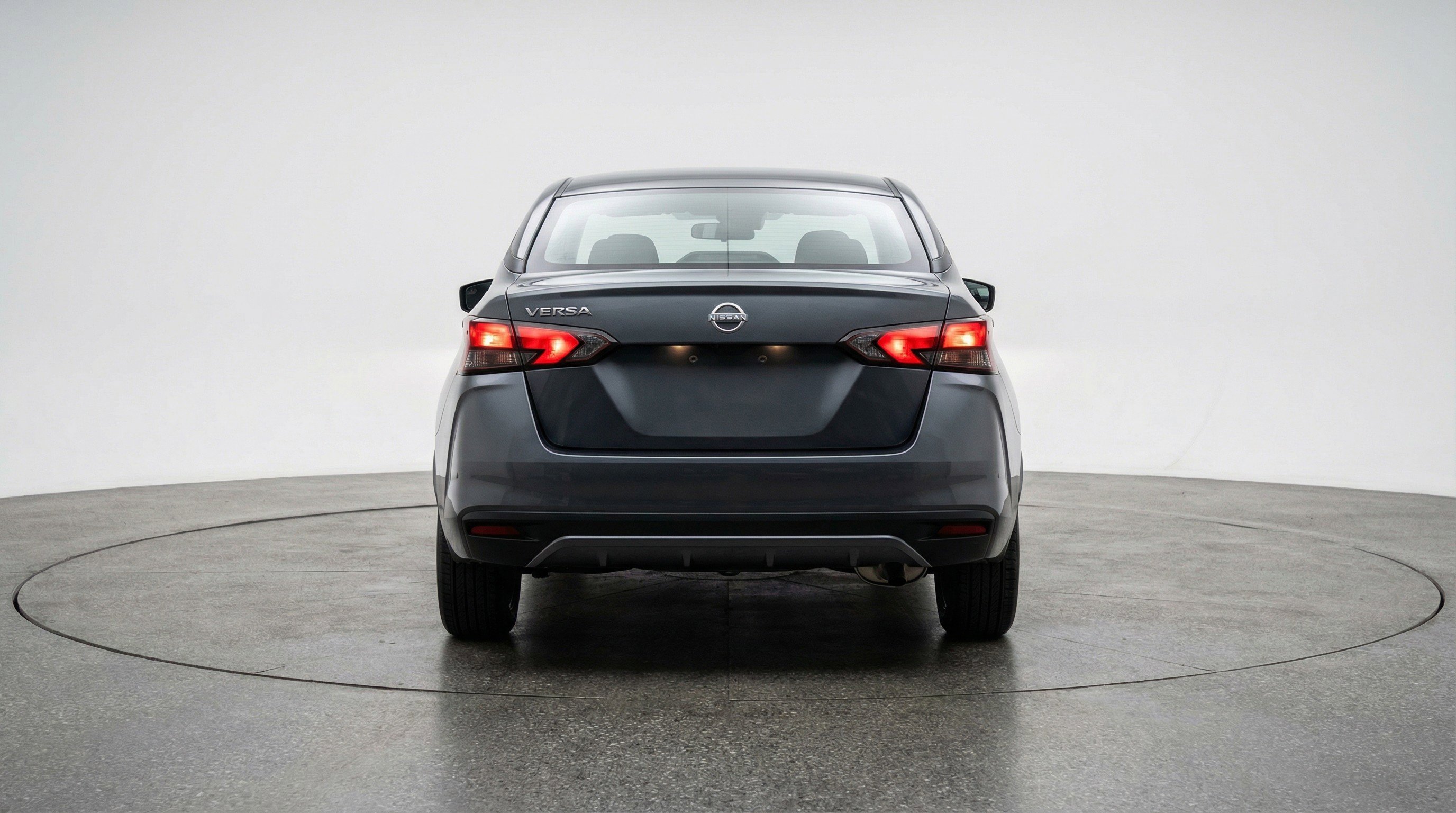 Used 2025 Nissan Versa SV image 7